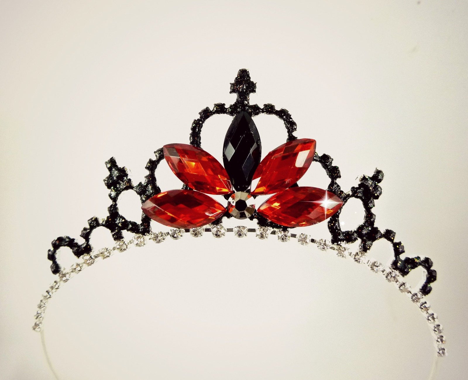 Red & Black Crown – Like The Stars